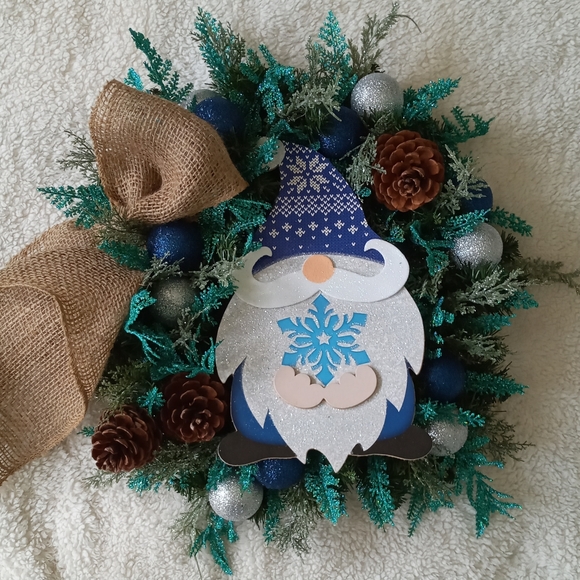 Gnome Christmas Wreath 18" Farmhouse Handmade - Picture 9 of 9
